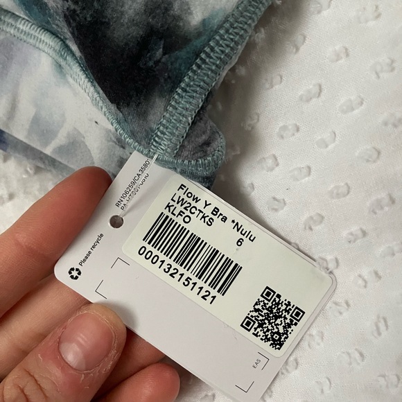 BNWT LULULEMON FLOW Y BRA - Picture 3 of 3